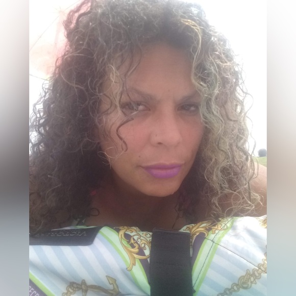 Meet your Posher, A Late Bloomer - Picture 9 of 15